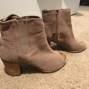Toms Size 7.5 Peep-toe Booties